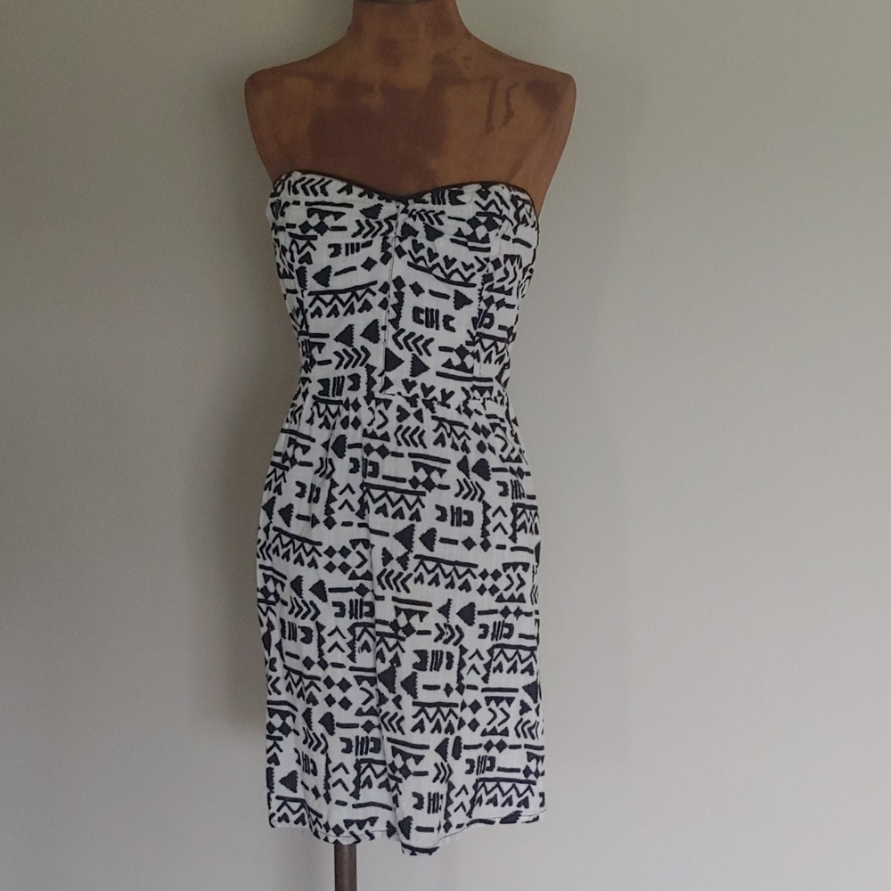 Aztec print dress in black & cream